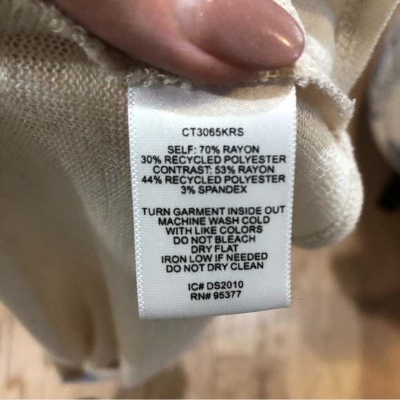 SANCTUARY ivory lightweight mock neck sweater with knotted front hem.  Size M - Picture 6 of 8